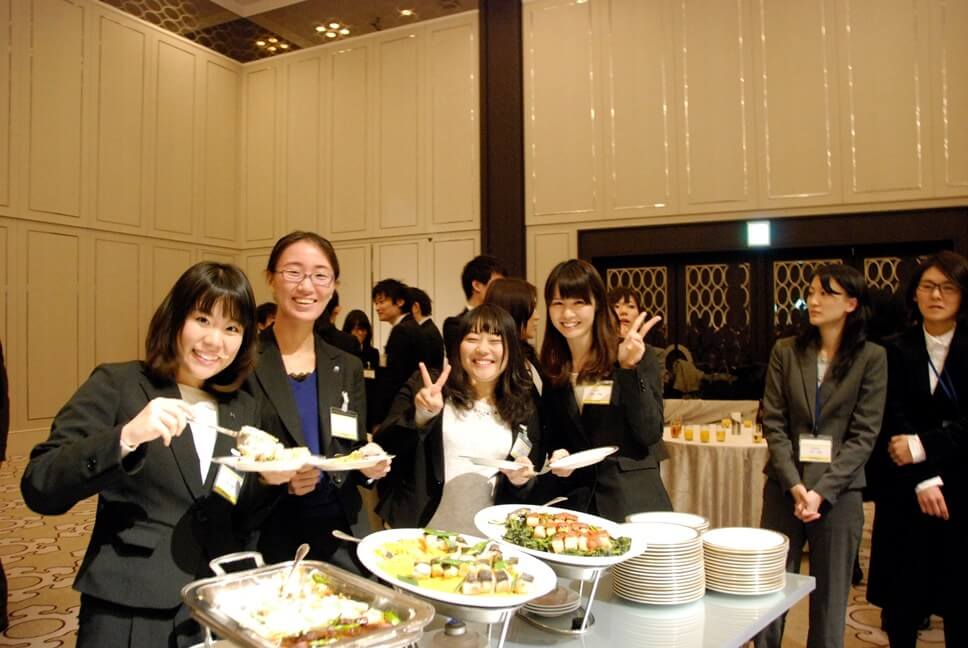 親睦会の様子